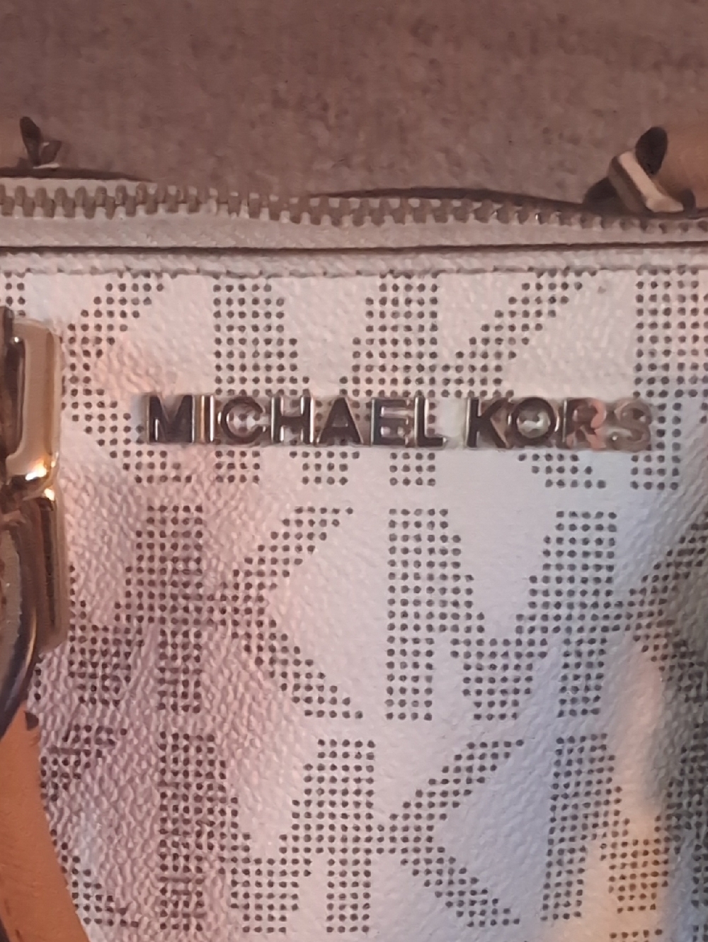 Michael Kors Hand / Crossbody Purse - Picture 2 of 14
